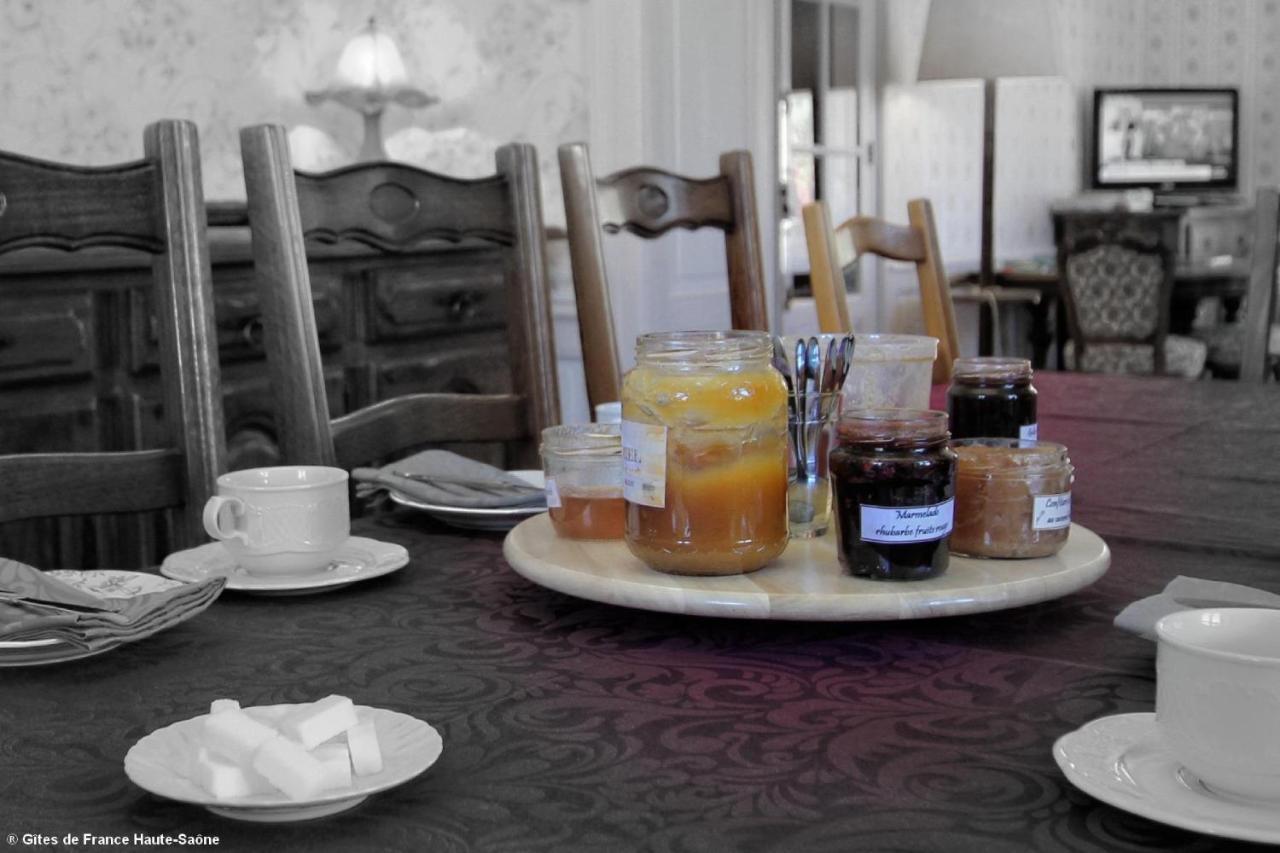 Au Fil Du Temps Bed and Breakfast Fougerolles-Saint-Valbert Exterior foto